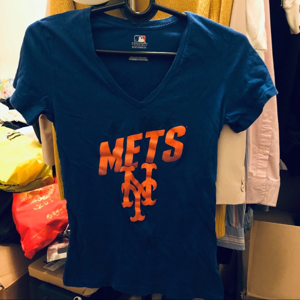 METS V NECK SHIRT SIZE M